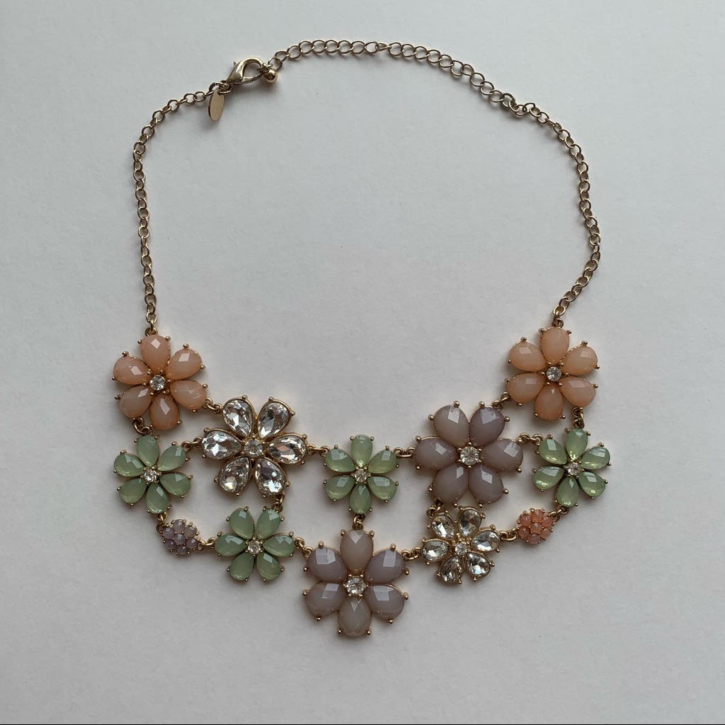 Charming Charlie Floral Statement Necklace 12$